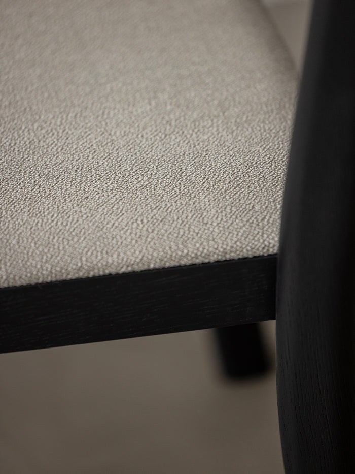 Kann Design - Chaise Galta chêne noir - tissu gris C2072