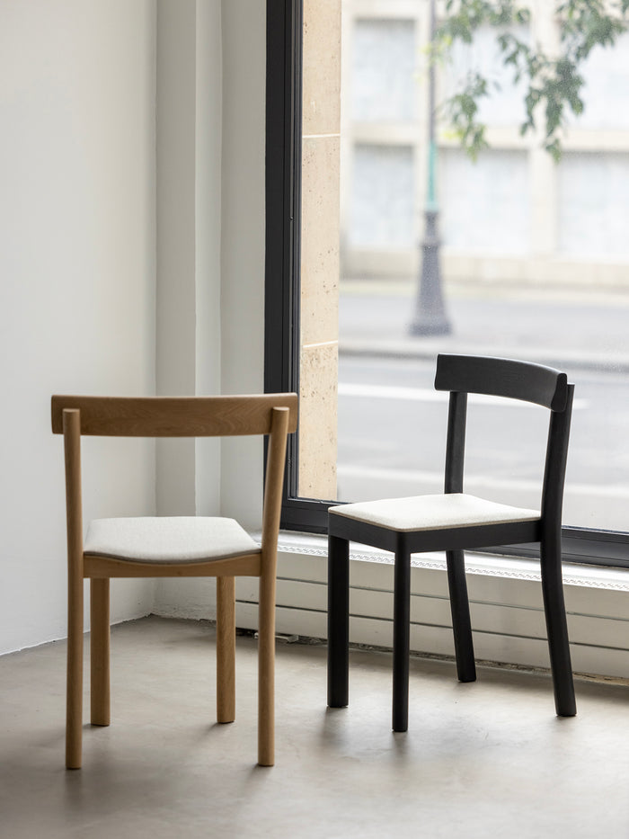 Kann Design - Chaise Galta chêne noir - tissu gris C2072