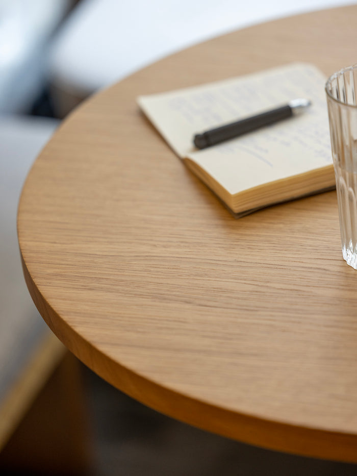 Kann Design - Table de repas Tal Bitrot Round 65 - chêne naturel DT3034
