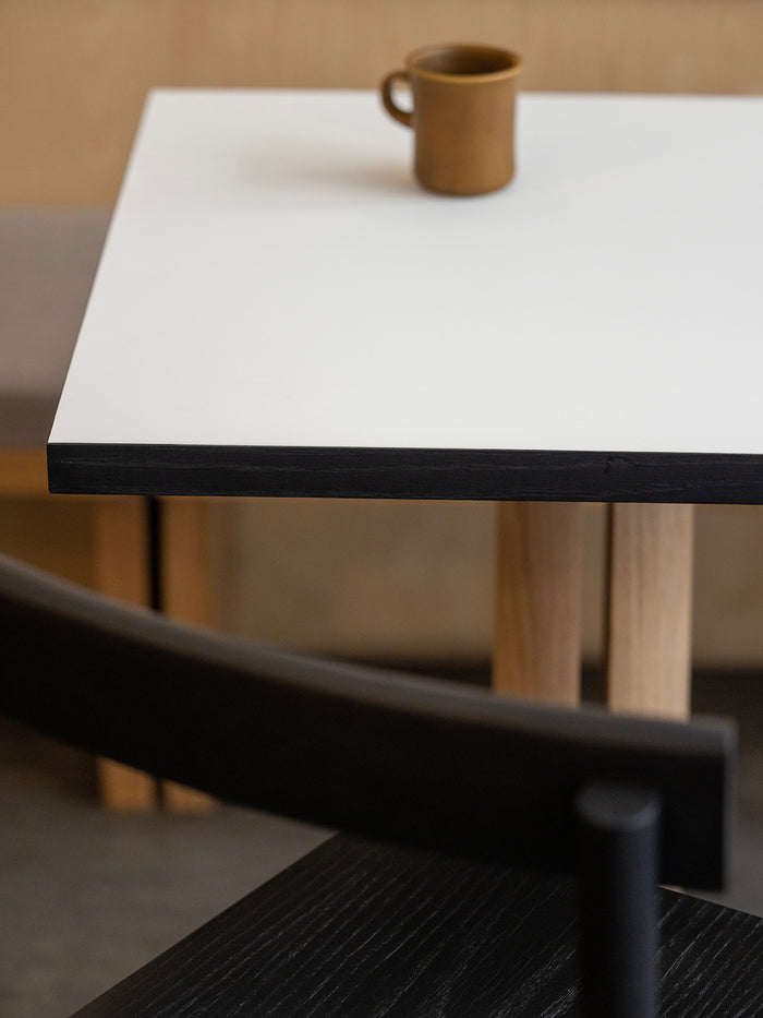 Kann Design - Table de repas Toucan Square blanc - chêne DT1965
